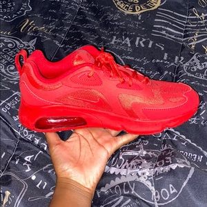 Red nike air max 200